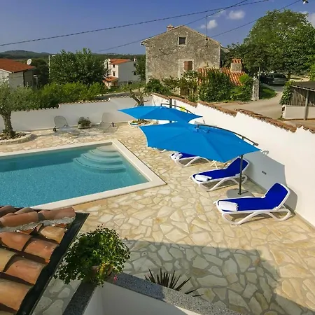 Tatil Evi Klimatisiertes Maria Mit Pool Bei *