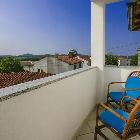 Klimatisiertes Maria Mit Pool Bei Tatil Evi
